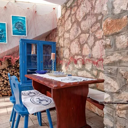 With A Parking Space Hvar - 11427 흐바르